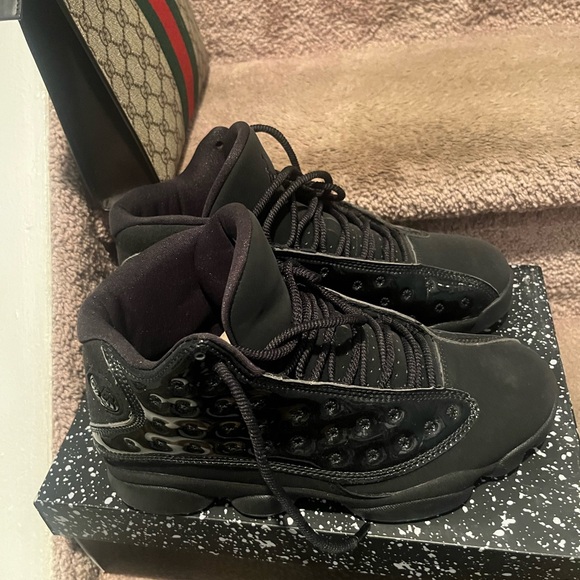 Air Jordan’s 13 retro cap and gown - Picture 3 of 7